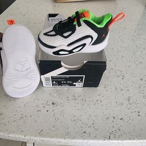 Kids Jordan's (Size4c)